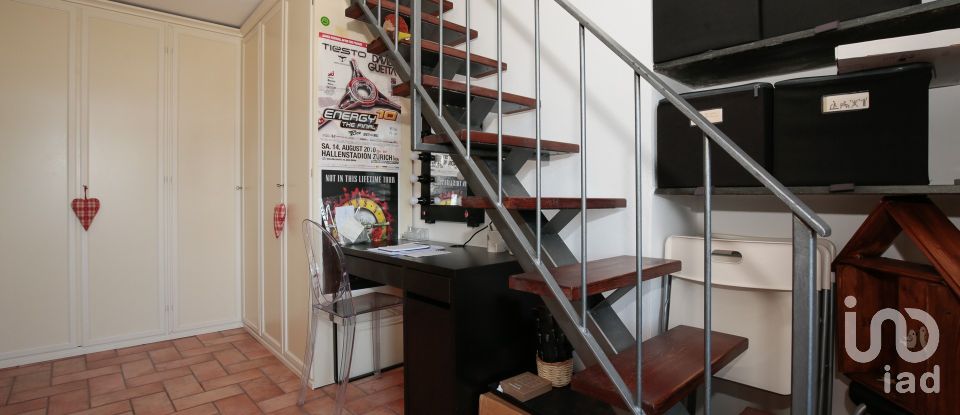 Barn conversion 5 rooms of 95 m² in Genova (16138)