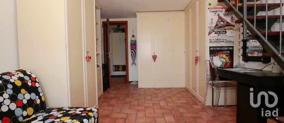 Barn conversion 5 rooms of 95 m² in Genova (16138)