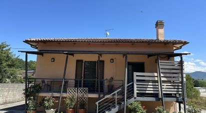 House 15 rooms of 250 m² in Fabriano (60044)