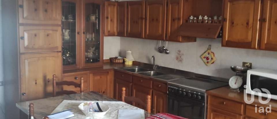 Casa di paese 12 locali di 420 m² in Castiglione a Casauria (65020)