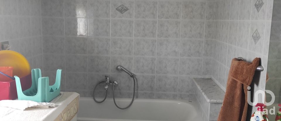 Casa di paese 12 locali di 420 m² in Castiglione a Casauria (65020)