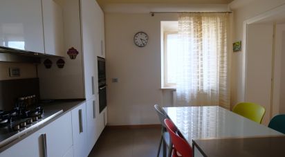 Hotel 7 rooms of 111 m² in Jesi (60035)