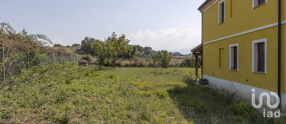 Casa 9 locali di 151 m² in Cingoli (62011)