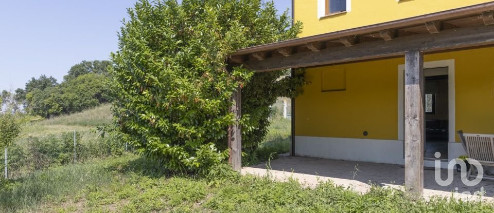 Casa 9 locali di 151 m² in Cingoli (62011)