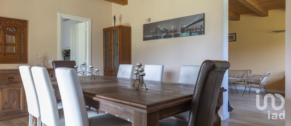 Casa 9 locali di 151 m² in Cingoli (62011)