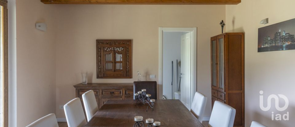 Casa 9 locali di 151 m² in Cingoli (62011)