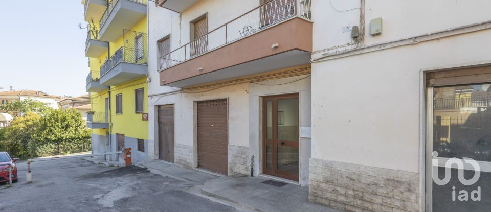 Appartamento 5 locali di 81 m² a Ancona (60126)