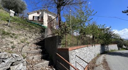 Town house 14 rooms of 267 m² in Lumarzo (16024)