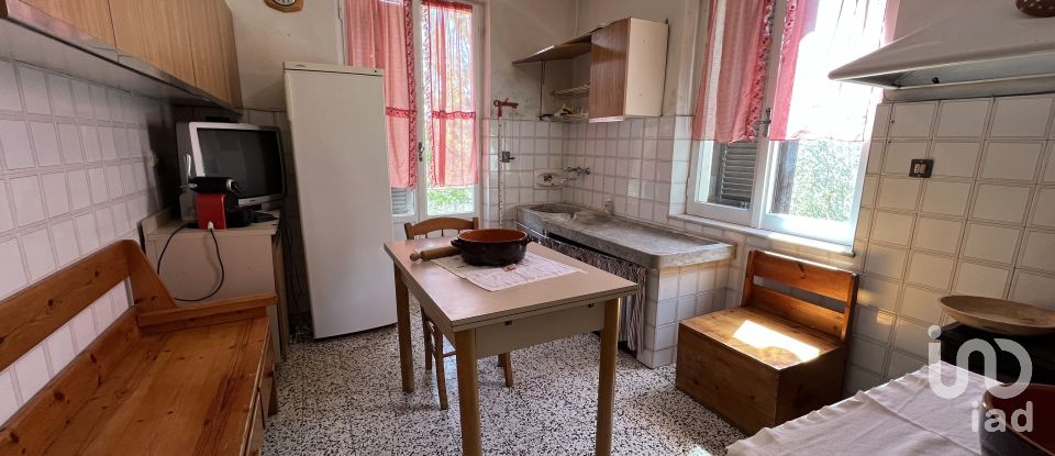 Casa indipendente 14 locali di 267 m² in Lumarzo (16024)