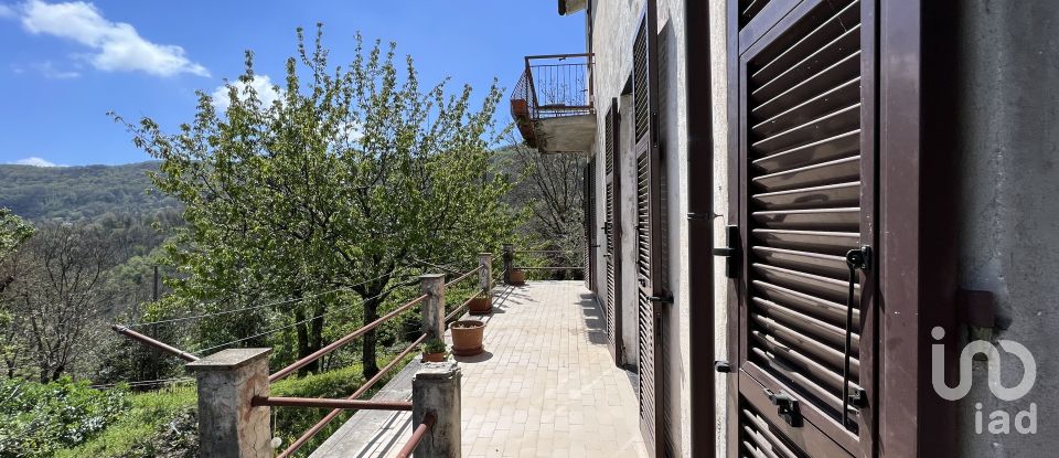 Casa indipendente 14 locali di 267 m² in Lumarzo (16024)