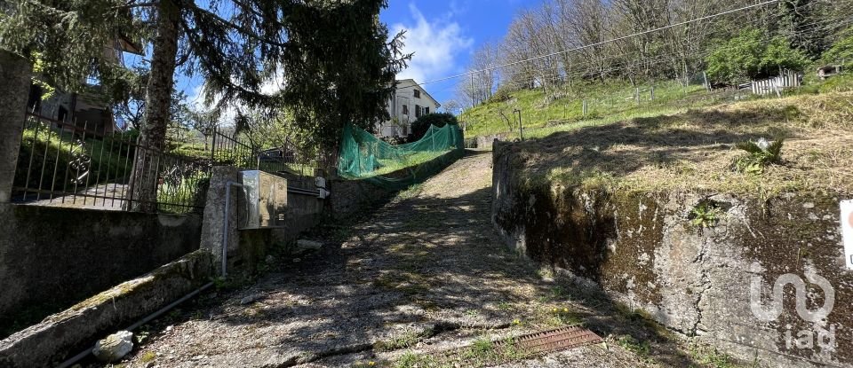 Casa indipendente 14 locali di 267 m² in Lumarzo (16024)