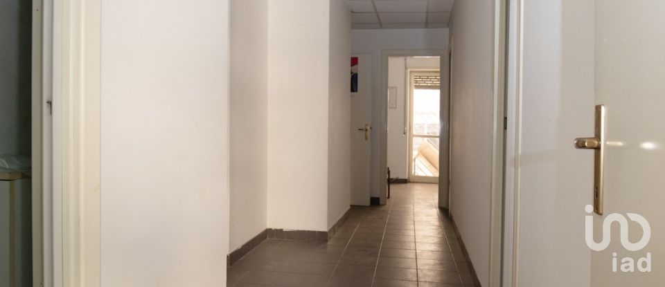 Bilocale di 80 m² a Roma (00175)