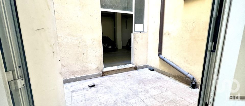 Negozio / locale commerciale di 66 m² in Genova (16133)