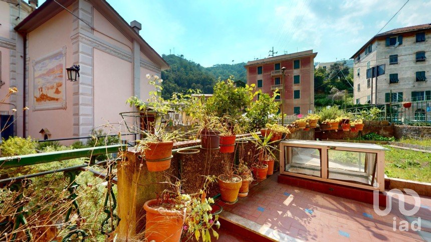 Farm 8 rooms of 145 m² in Genova (16155)