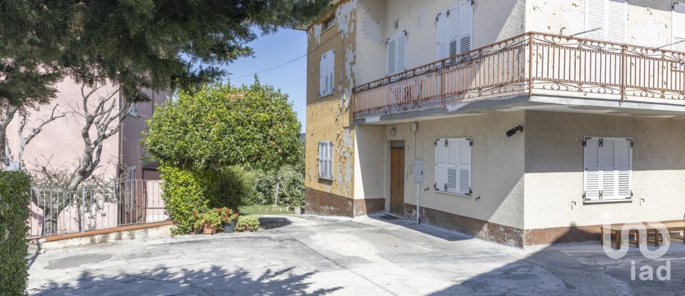 Casa 14 locali di 300 m² in Cingoli (62011)