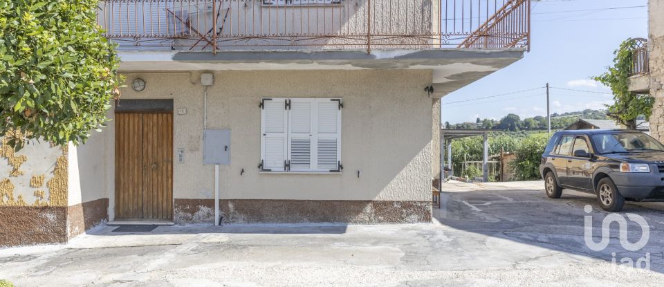 Casa 14 locali di 300 m² in Cingoli (62011)