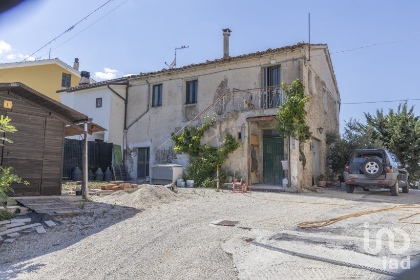 Rustico 0 locali di 130 m² in Cingoli (62011)