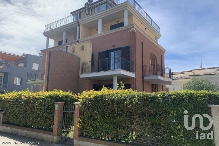 Casa indipendente 9 locali di 185 m² in Giulianova (64021)