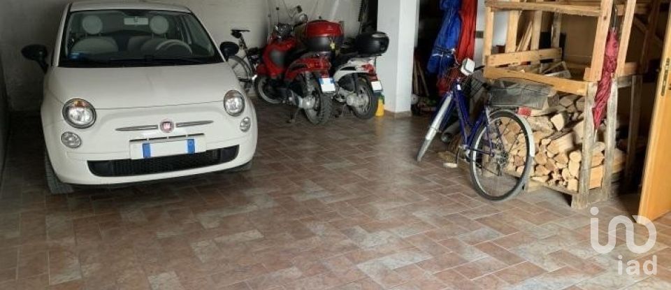 Casa indipendente 9 locali di 185 m² in Giulianova (64021)