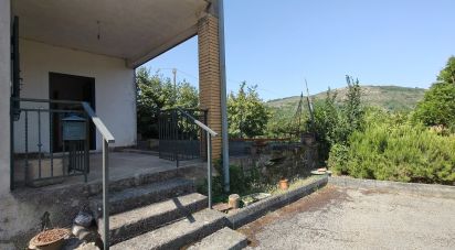 Town house 7 rooms of 232 m² in Alatri (03010)