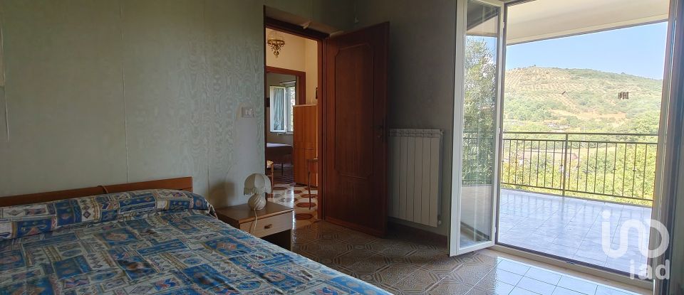 Town house 7 rooms of 232 m² in Alatri (03010)