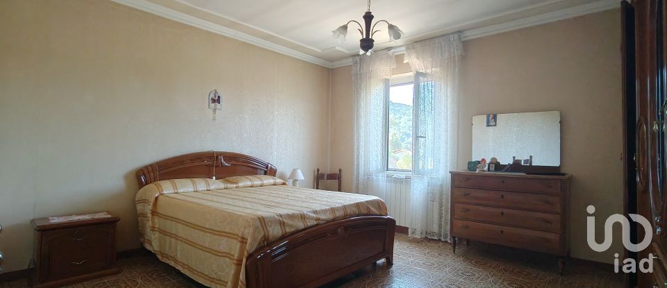 Town house 7 rooms of 232 m² in Alatri (03010)