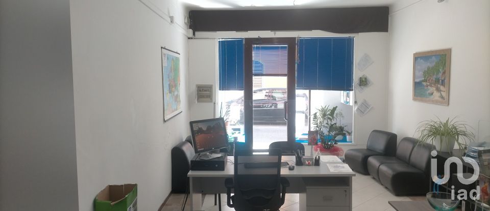 Shop / premises commercial of 48 m² in Ancona (60131)