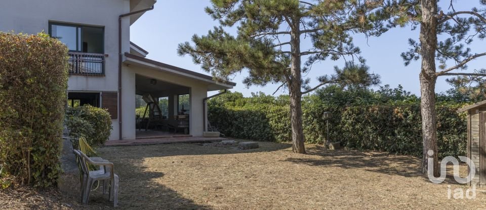 Villa 13 locali di 400 m² in Falconara Marittima (60015)