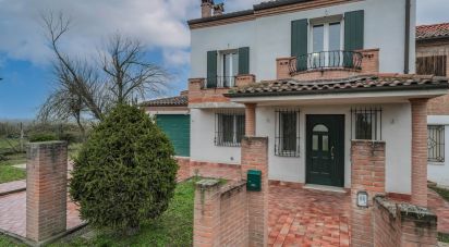 Casa 6 locali di 269 m² in Migliarino (44027)