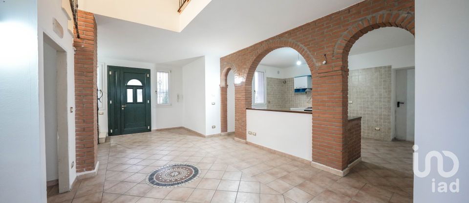 Casa 6 locali di 269 m² in Migliarino (44027)