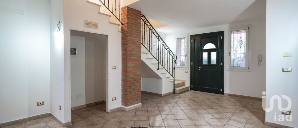 Casa 6 locali di 269 m² in Migliarino (44027)