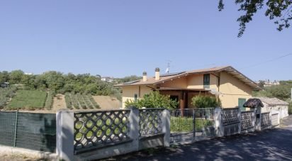 Town house 8 rooms of 127 m² in Mosciano Sant'Angelo (64023)