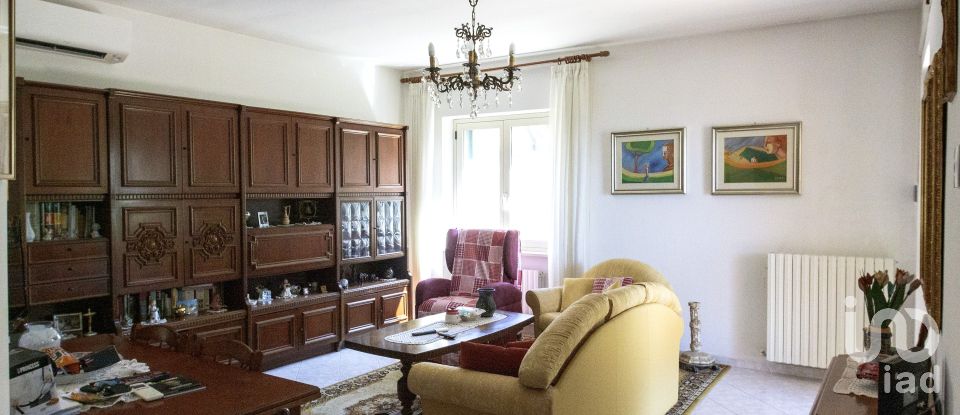 Town house 8 rooms of 127 m² in Mosciano Sant'Angelo (64023)