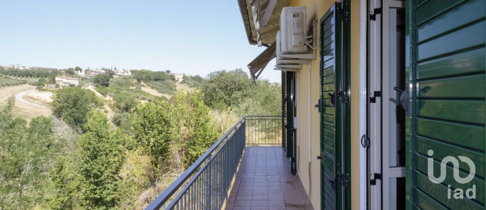 Casa indipendente 8 locali di 127 m² in Mosciano Sant'Angelo (64023)