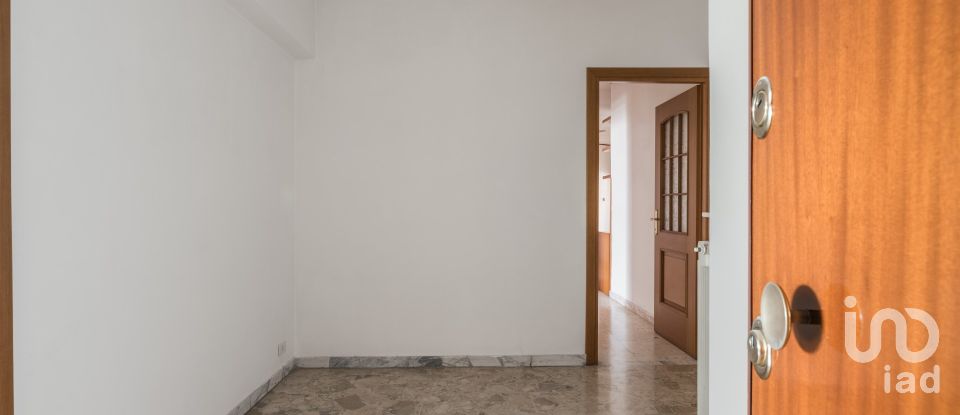 Three-room apartment of 117 m² in Roma (00171)