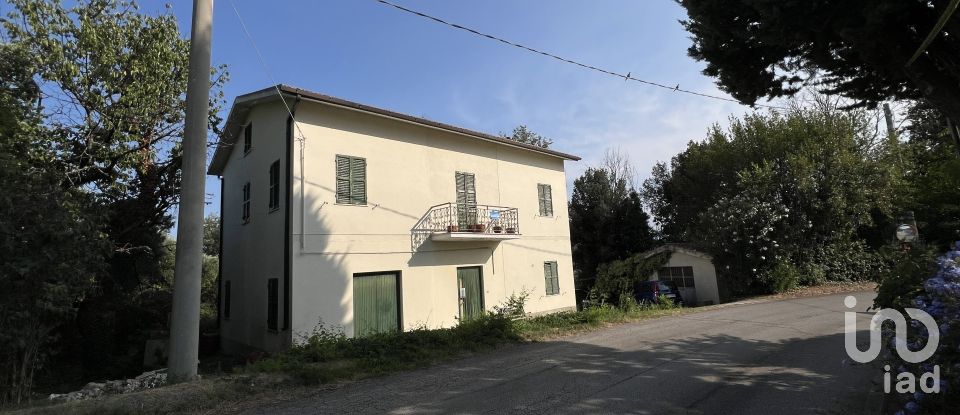 Casa 11 locali di 180 m² in Montegiorgio (63833)