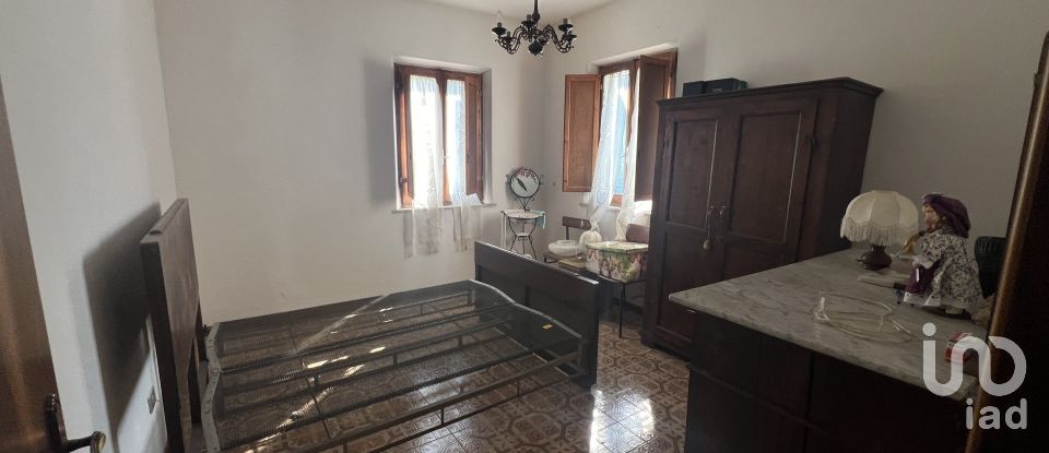 Casa 11 locali di 180 m² in Montegiorgio (63833)