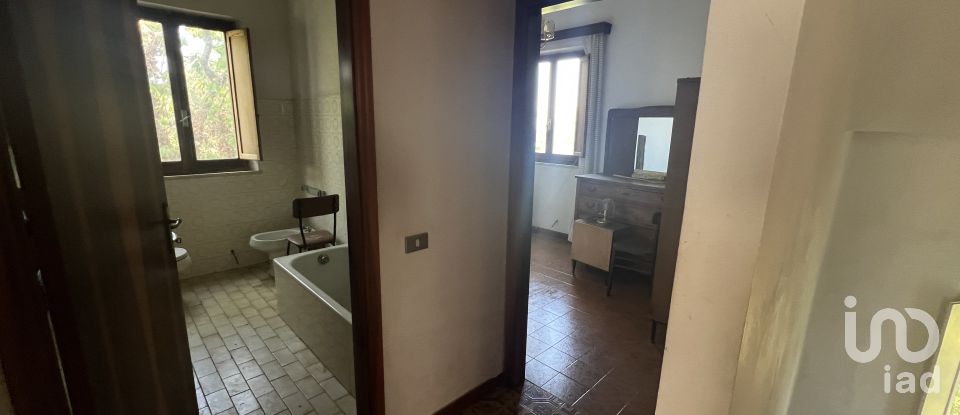 Casa 11 locali di 180 m² in Montegiorgio (63833)