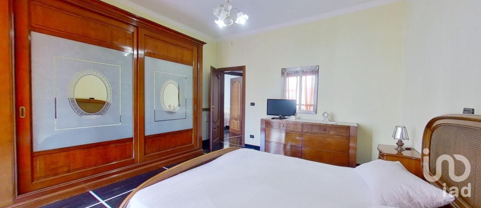 Three-room apartment of 115 m² in Genova (16155)