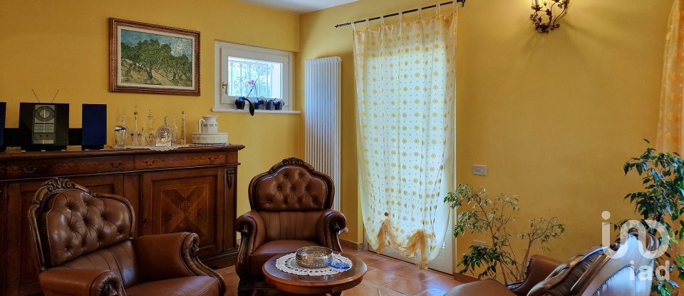 Casa indipendente 17 locali di 454 m² in Potenza Picena (62018)