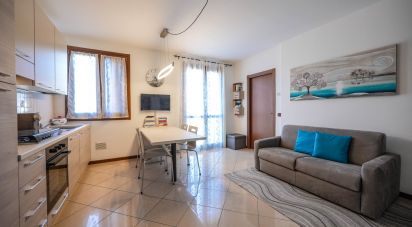 Two-room apartment of 52 m² in Bologna (40132)