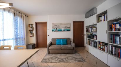 Two-room apartment of 52 m² in Bologna (40132)