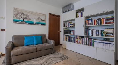 Two-room apartment of 52 m² in Bologna (40132)