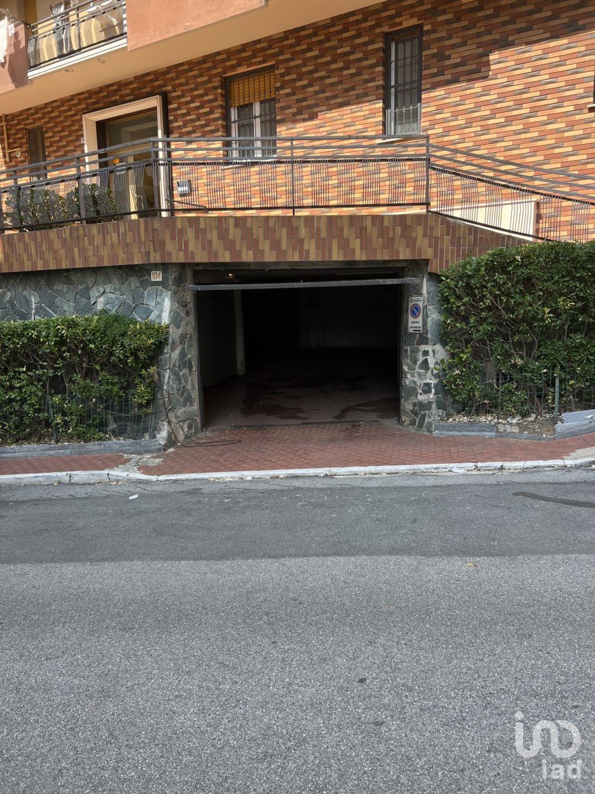 Posto auto/Box di 16 m² in Genova (16156)