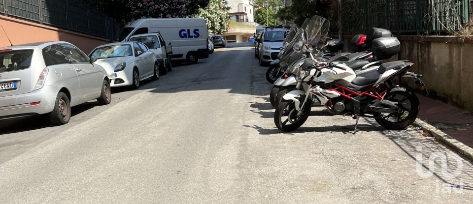 Posto auto/Box di 16 m² in Genova (16156)