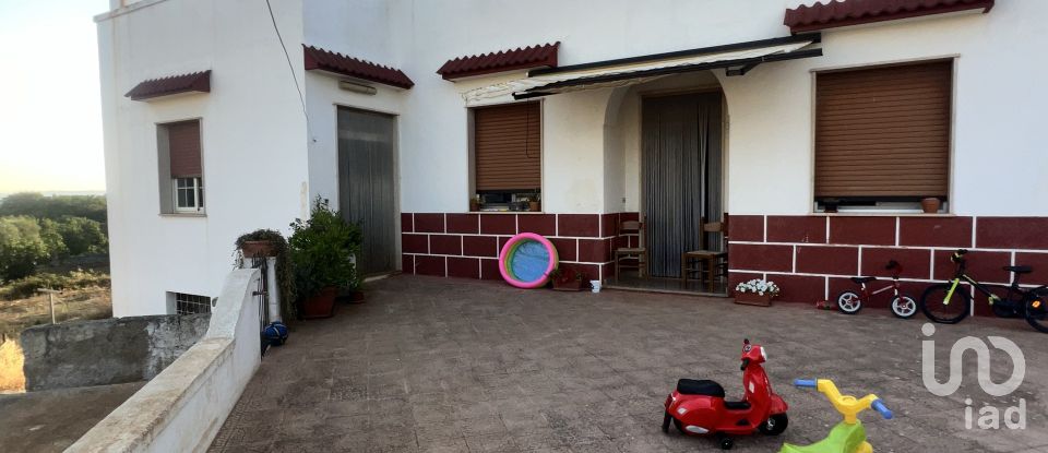 Casa indipendente 12 locali di 280 m² in Cisternino (72014)