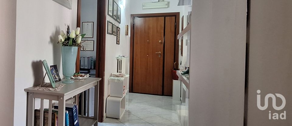 Three-room apartment of 79 m² in Salerno (84126)