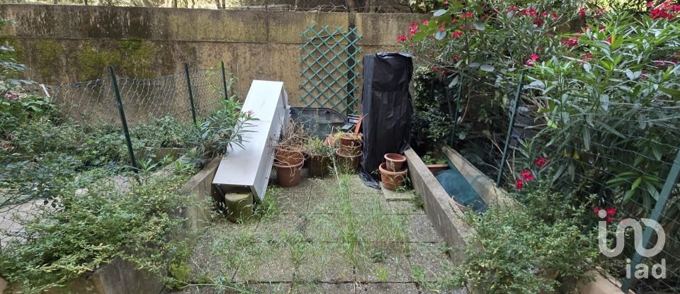 Appartamento 0 locali di 60 m² a Genova (16157)