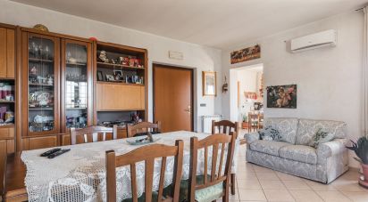 Farm 7 rooms of 220 m² in Fara in Sabina (02032)