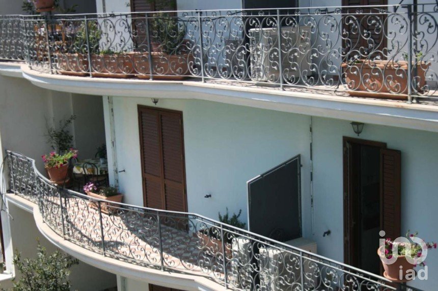 Apartment 8 rooms of 79 m² in Roseto degli Abruzzi (64026)